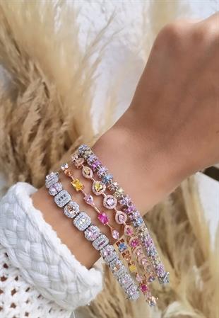 İTHAL RENKLİ FİGÜRLÜ FANCY KESİM TAŞLI GÜMÜŞ BİLEKLİK