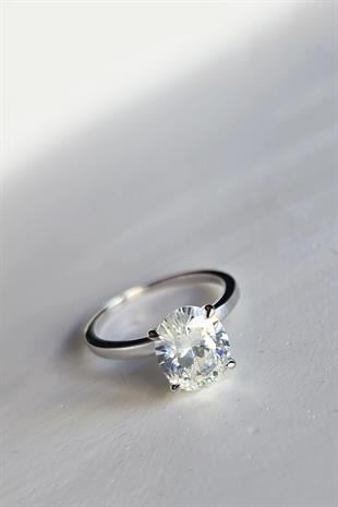 MOZANİT 1 CM OVAL TEKTAŞ GÜMÜŞ YÜZÜK