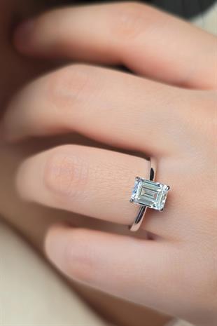 MOZANİT DİKDÖRTGEN BAGET TAŞLI GÜMÜŞ YÜZÜK