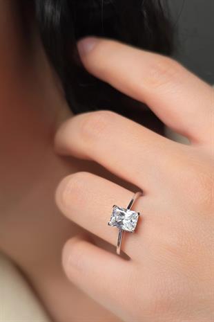 MOZANİT DİKDÖRTGEN BAGET TAŞLI GÜMÜŞ YÜZÜK