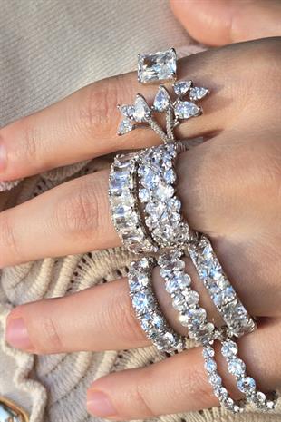 MOZANİT YARIM TARAF DİKDÖRTGEN VE DAMLA GÜMÜŞ YÜZÜK