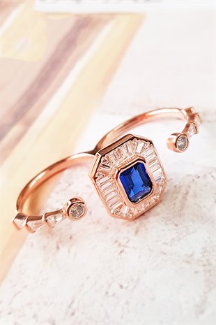 ORTA BAGET TAŞLI ÖZEL TASARIM GÜMÜŞ YÜZÜK