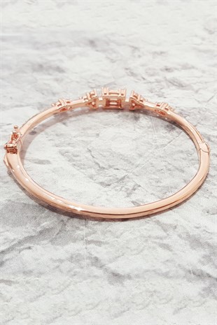 SPECIAL IMPORTED DESIGN BAGUETTE BRACELET