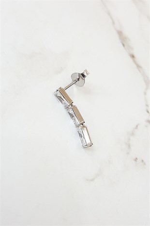 TEKLİ BAGET TAŞLI ÇİZGİ GÜMÜŞ KÜPE