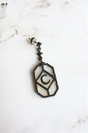 TEKLİ İTHAL BLACK RODYUM SEDEFLİ HİLAL FİGÜRLÜ GÜMÜŞ KÜPE