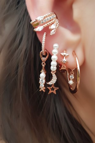 TEKLİ İTHAL MİNİ İÇİ GÜLEN FİGÜRLÜ GÜMÜŞ KÜPE