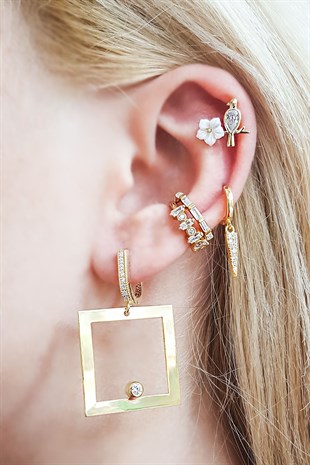 TEKLİ KARE GÜMÜŞ KÜPE