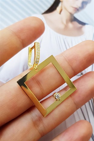 TEKLİ KARE GÜMÜŞ KÜPE