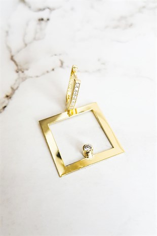 TEKLİ KARE GÜMÜŞ KÜPE