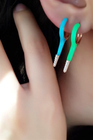 TEKLİ KURŞUN MAVİ GÜMÜŞ KÜPE