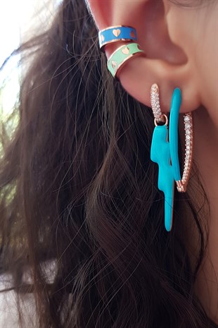 TEKLİ MAVİ BOMBELİ LARGE ŞİMŞEK GÜMÜŞ KÜPE