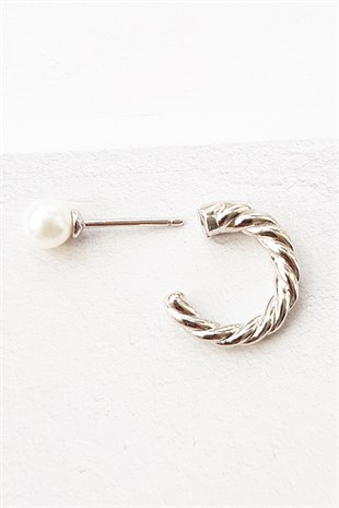 TEKLİ VİDALI İNCİ GÜMÜŞ KÜPE