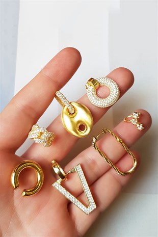 TEKLİ YUVARLAK TAŞLI GÜMÜŞ KÜPE