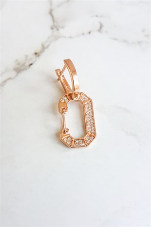 TEKLİ ZİRKON TAŞLI DİKDÖRTGEN ORTA BOY GÜMÜŞ KÜPE