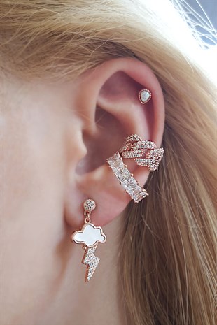 TEKLİ ZİRKON TAŞLI ŞİMŞEK VE SEDEFLİ BULUT GÜMÜŞ KÜPE