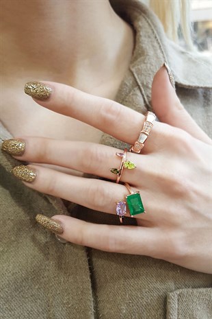 ÜÇ KUVARS TAŞLI GÜMÜŞ YUZUK