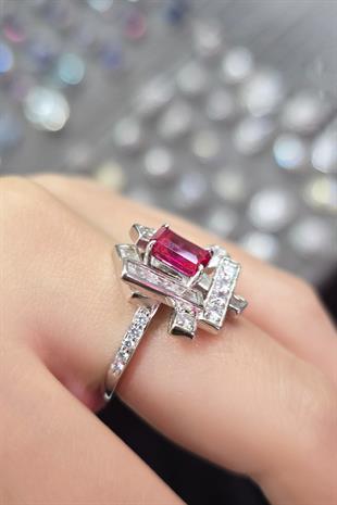 YAKUT RUBY BAGET DİKDÖRTGEN GÜMÜŞ YÜZÜK