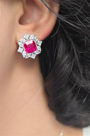 YAKUT RUBY KARE ÖZEL KESİM GÜMÜŞ KÜPE