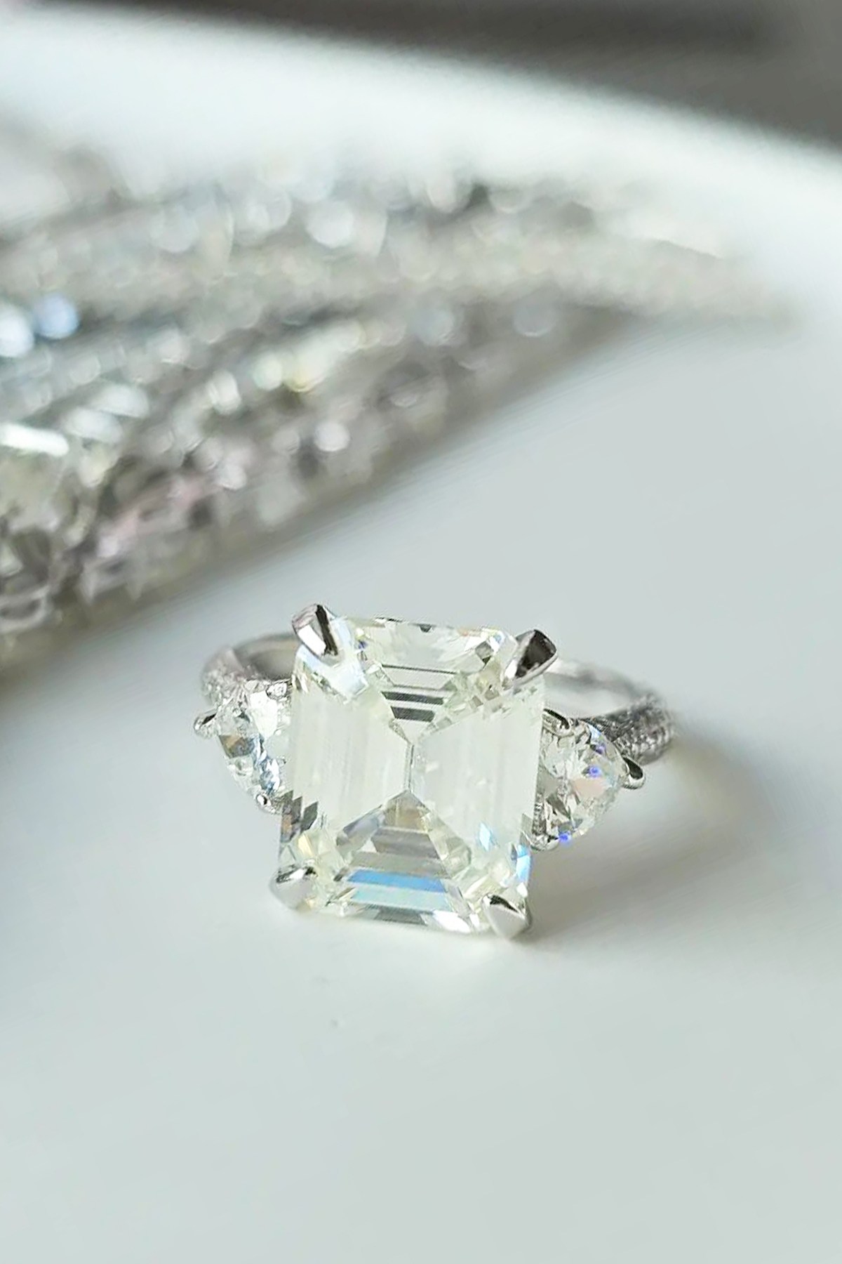 1.5 CM MEGA MOZANİT OVAL GÜMÜŞ YÜZÜK
