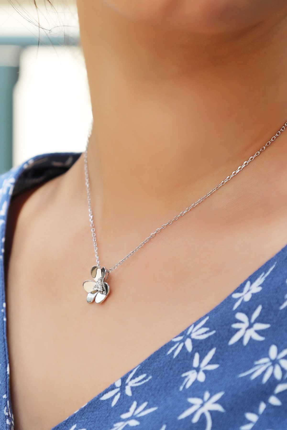 ÇİÇEKLİ GÜMÜŞ KOLYE