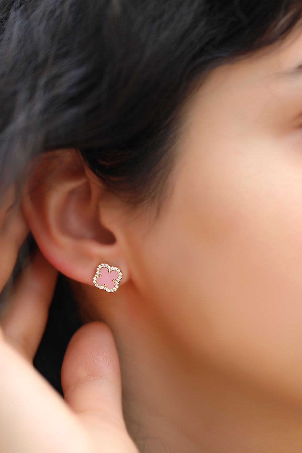 ÇİFTLİ, PEMBE TAŞLI YONCA GÜMÜŞ KÜPE