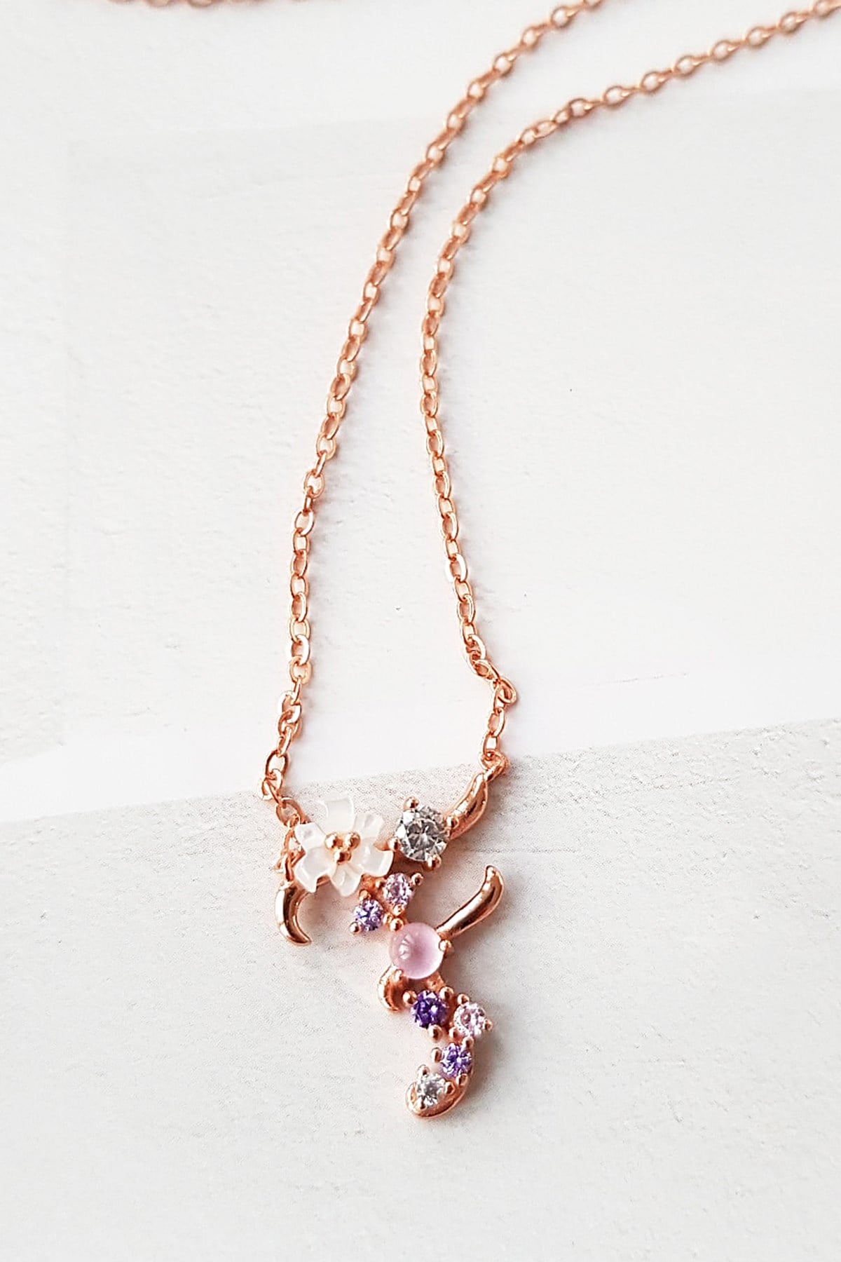 İTALYAN ÇİÇEKLİ HARF GÜMÜŞ KOLYE