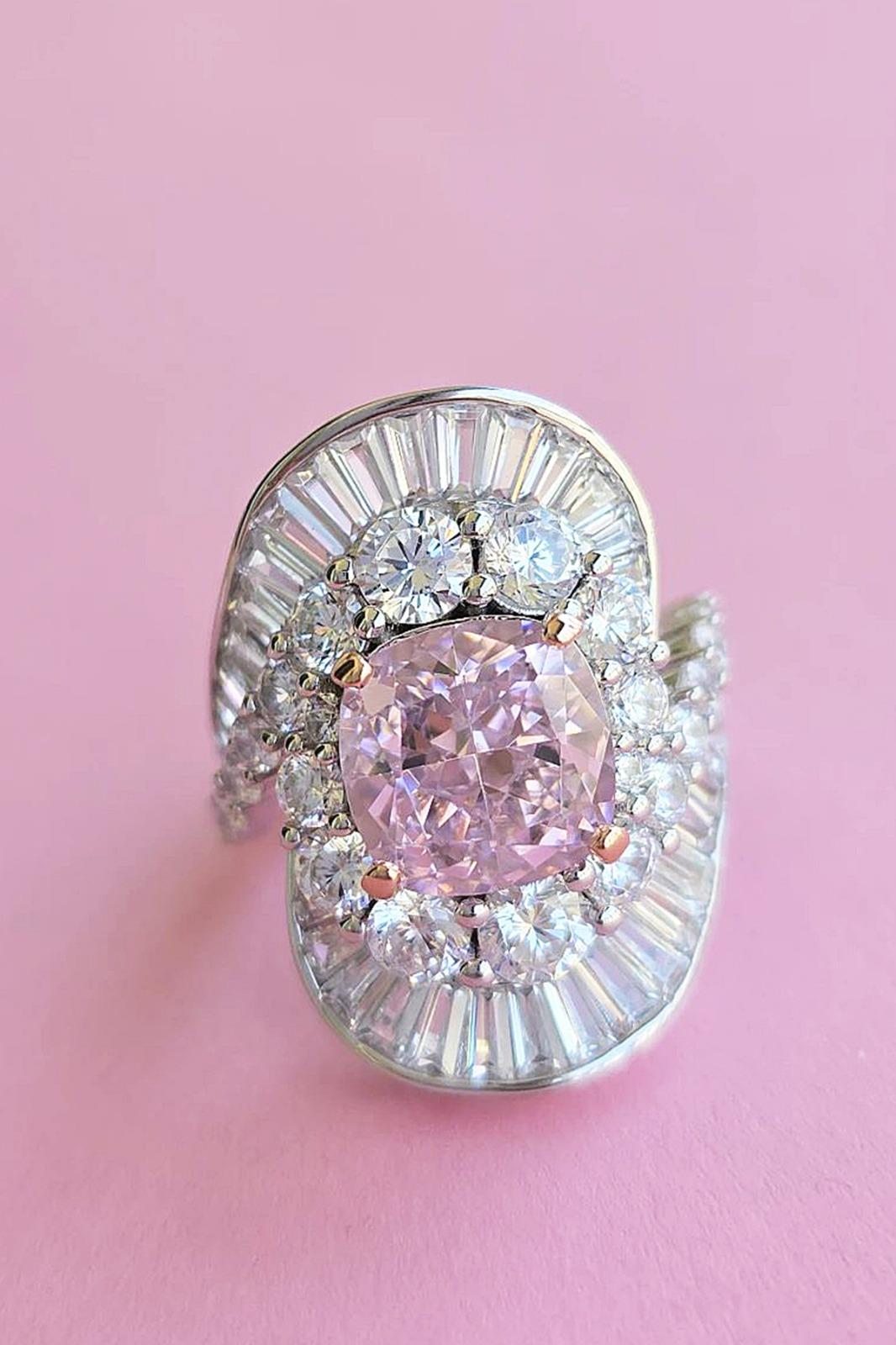 İTHAL BUZ KESİM PEMBE BAGET OVAL GÜMÜŞ YÜZÜK