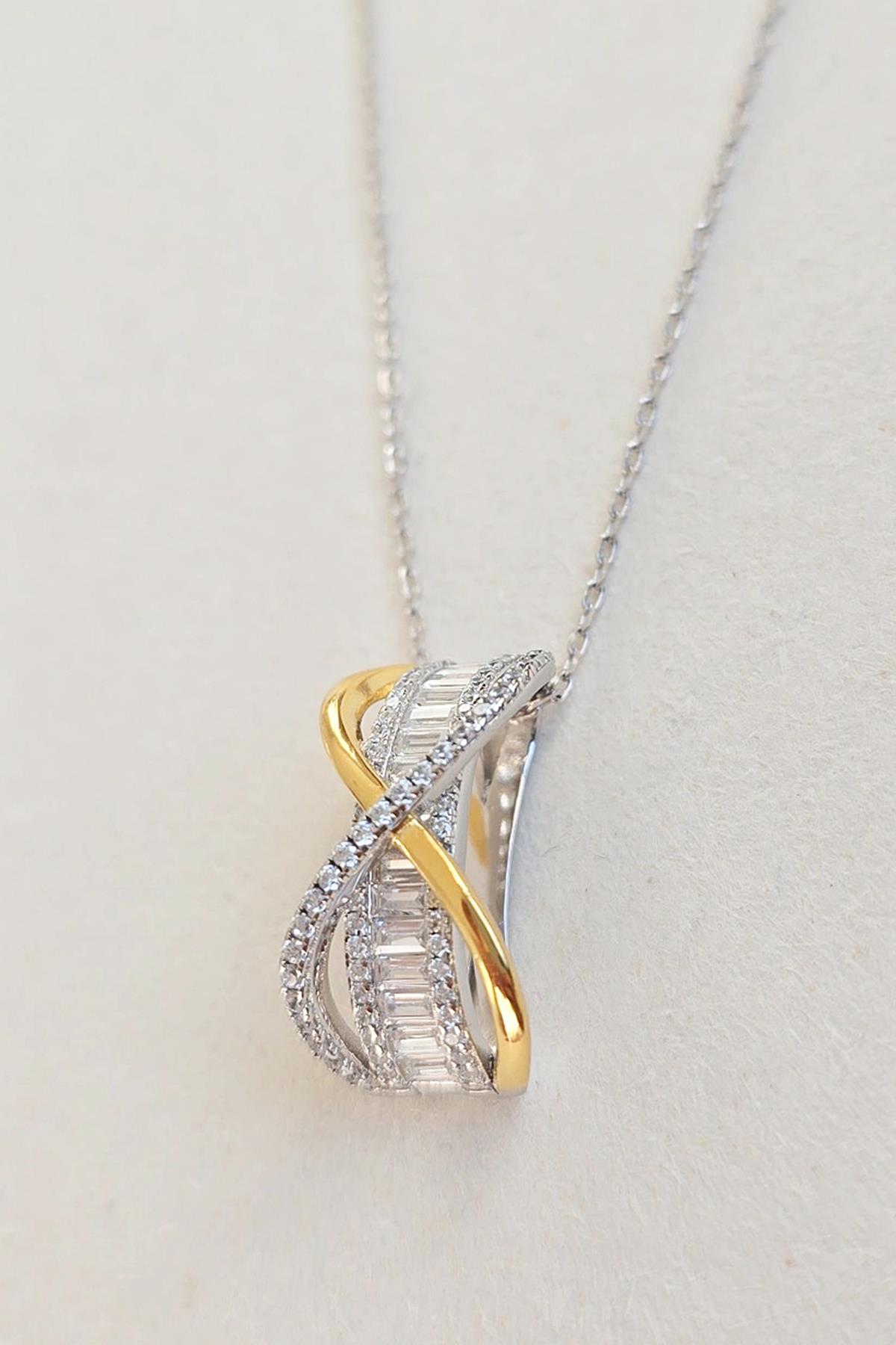 İTHAL ÇAPRAZ X BAGET GÜMÜŞ KOLYE