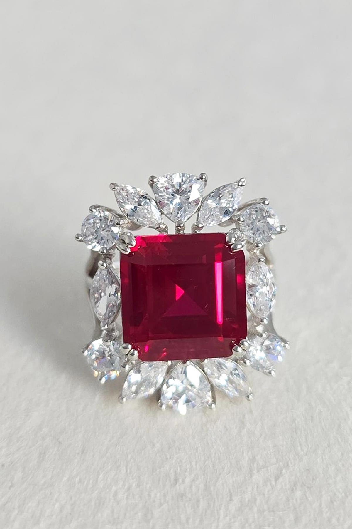 İTHAL ÇİÇEKLİ LABARATUVAR YAKUT TAŞLI GÜMÜŞ YÜZÜK