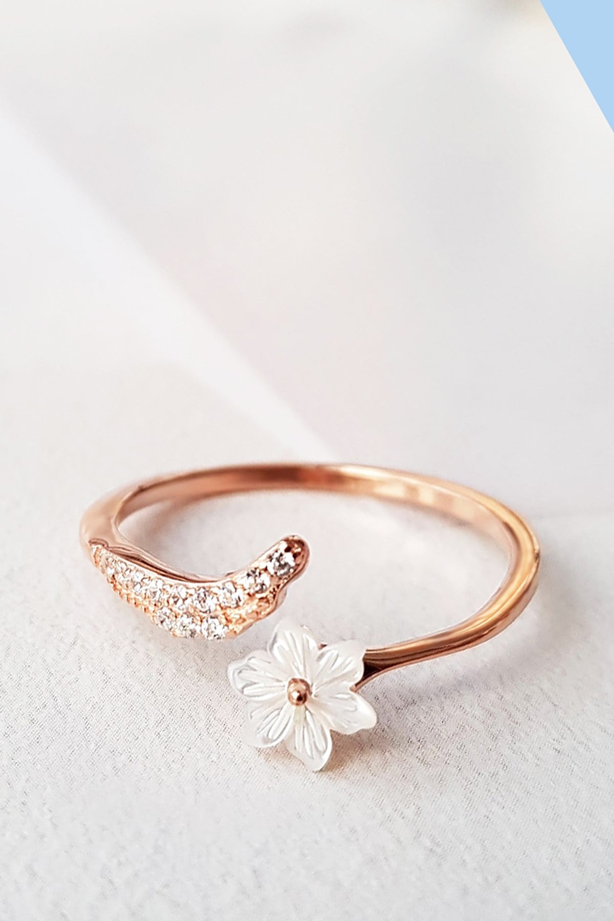 İTHAL MANOLYA ELEGANT TASARIM GÜMÜŞ YÜZÜK