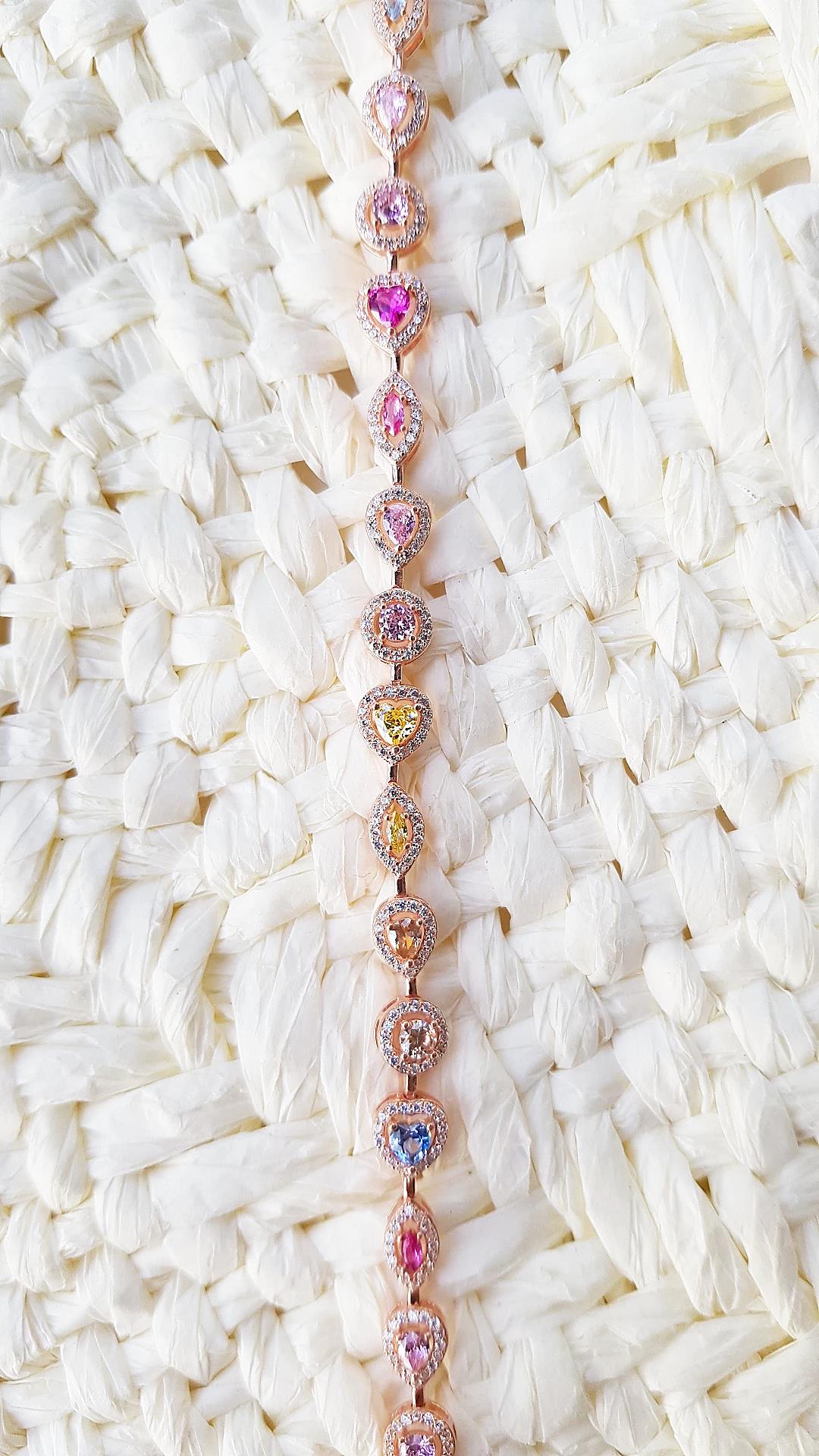 İTHAL RENKLİ FİGÜRLÜ FANCY KESİM TAŞLI GÜMÜŞ BİLEKLİK