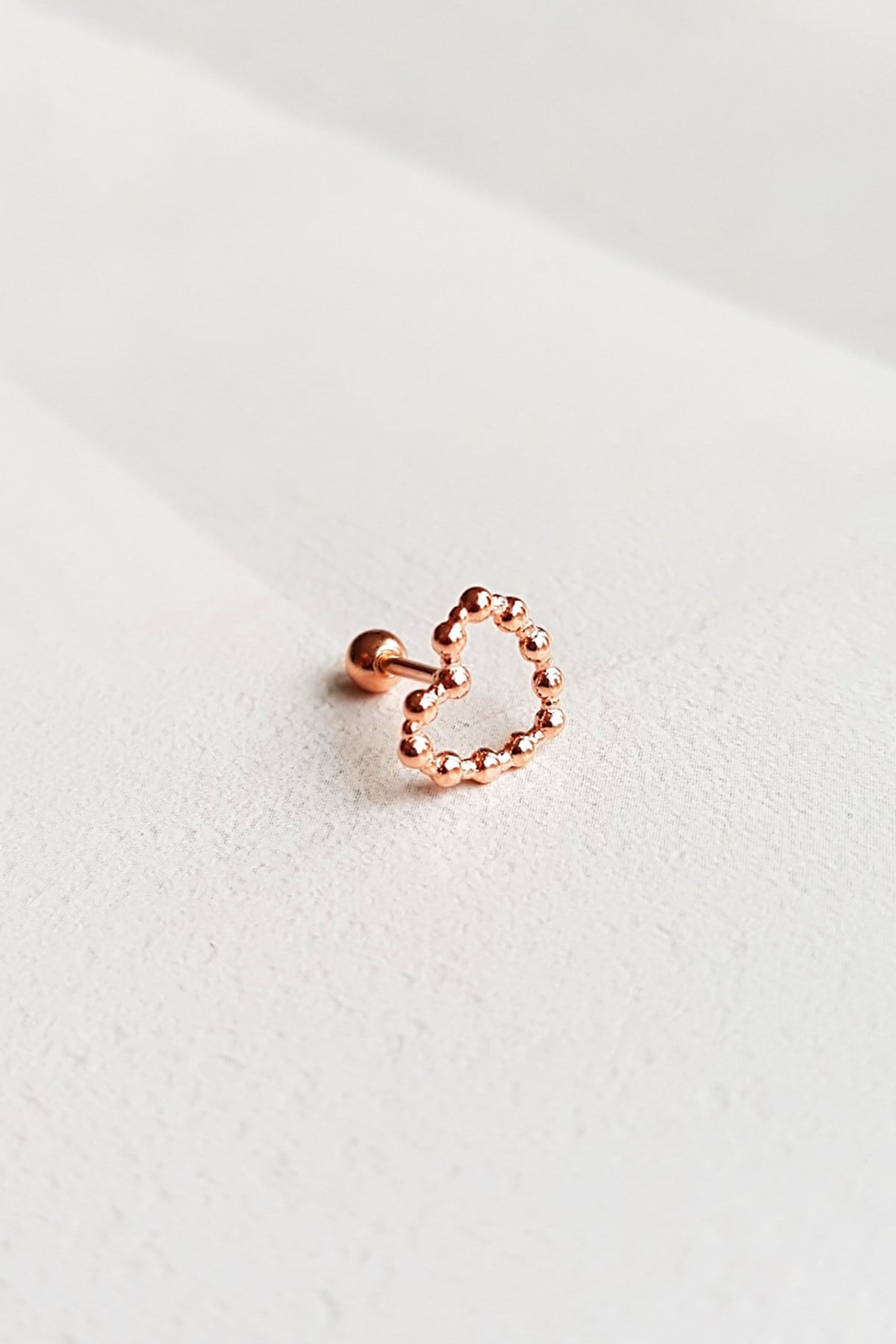 İTHAL TEKLİ HEART BALL GÜMÜŞ PİERCİNG KÜPE