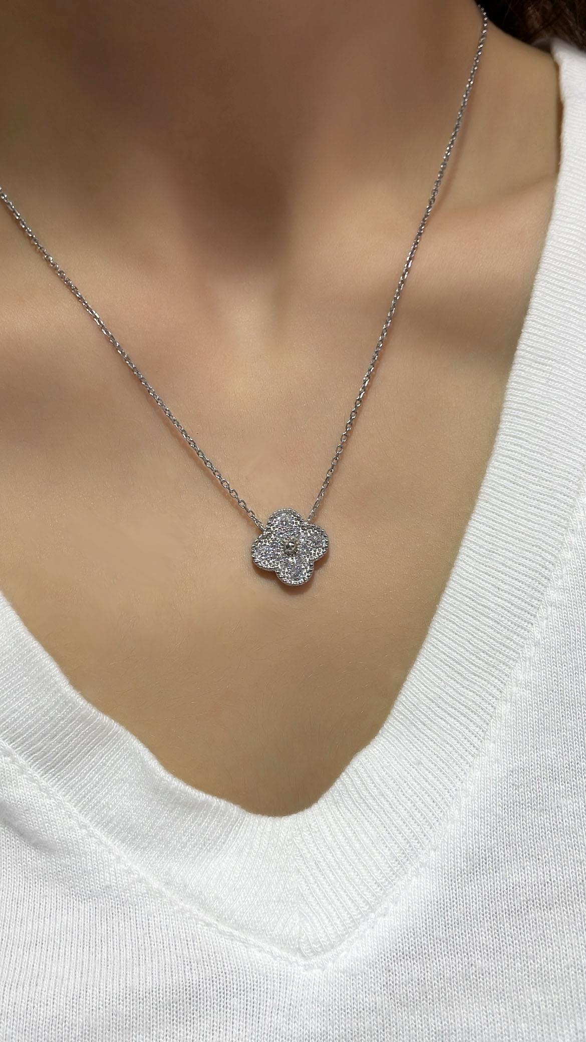 İTHAL YONCA CLOVER TAŞLI BEYAZ GÜMÜŞ KOLYE