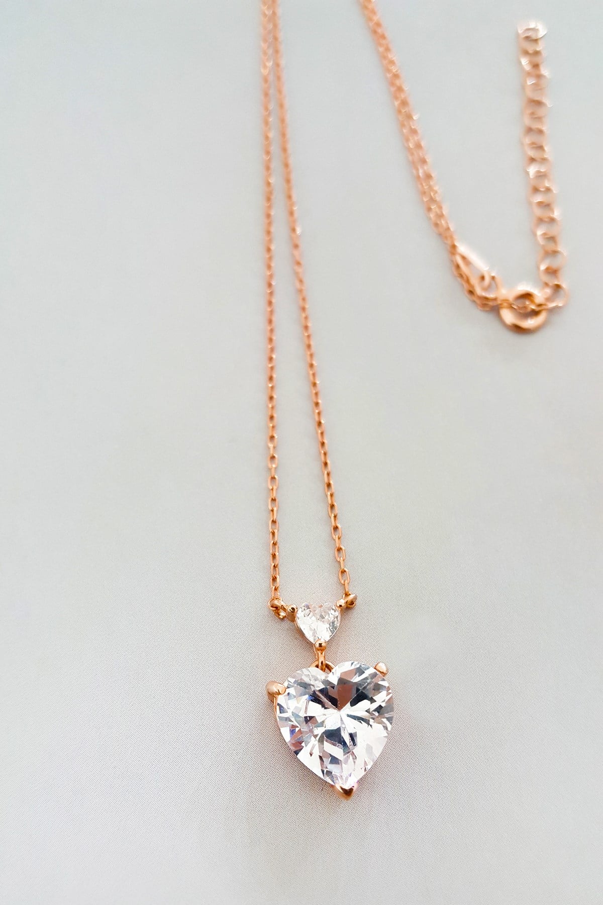 KALP FİGÜRLÜ TEK TAŞ GÜMÜŞ KOLYE