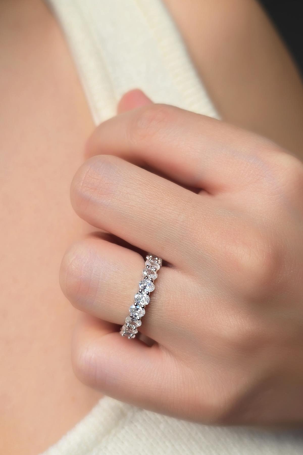 MOZANİT TAMTUR OVAL 4MM GÜMÜŞ YÜZÜK