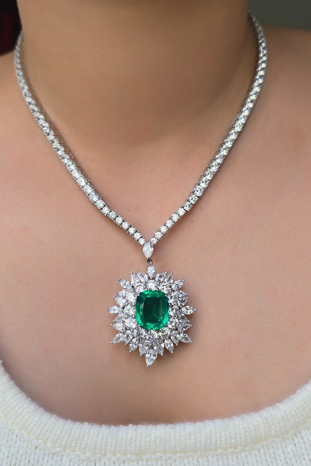 PREMİUM EMERALD TAŞLI GÜMÜŞ KOLYE