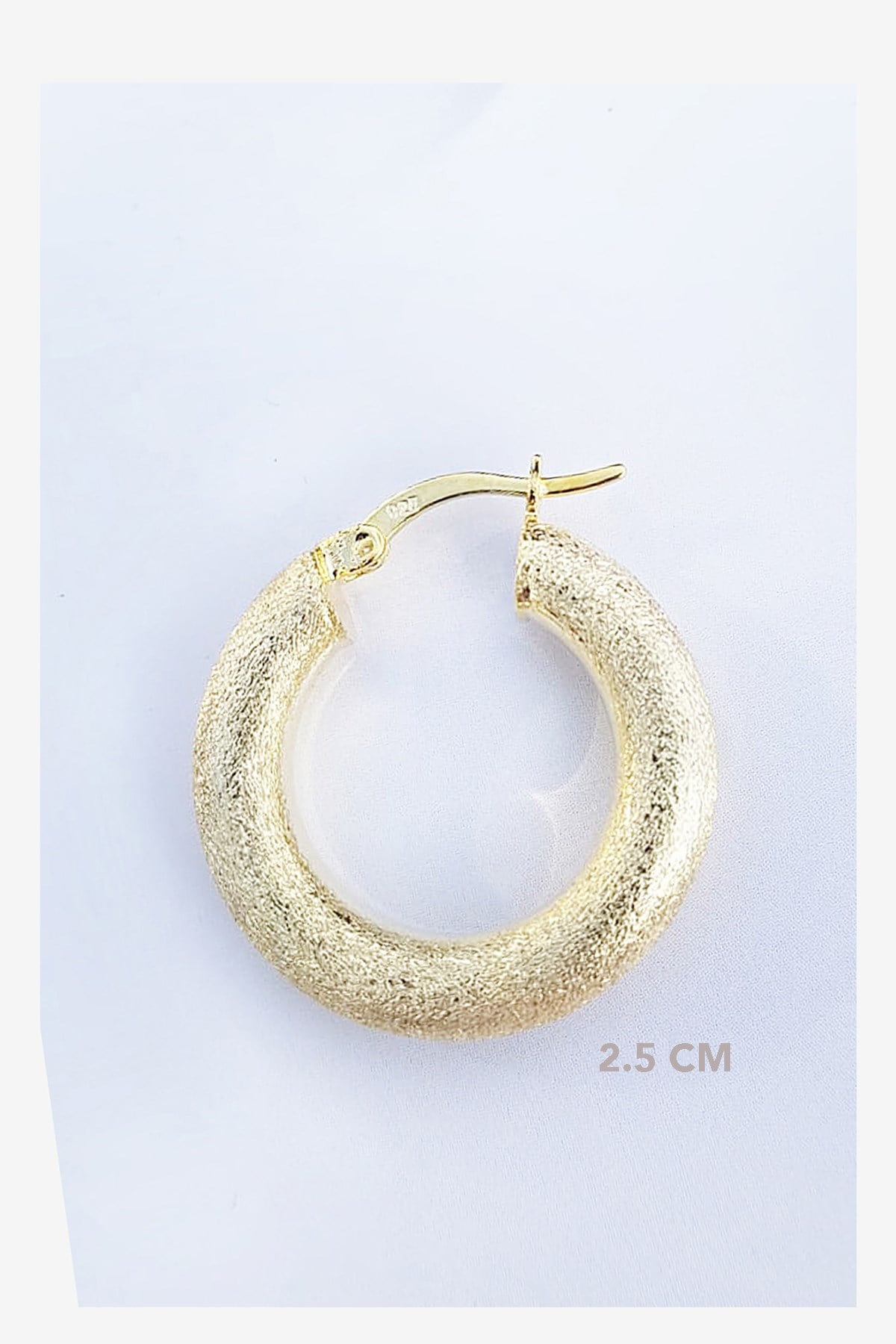 TEKLİ 2.5 CM MAT KAPLAMA GÜMÜŞ KÜPE