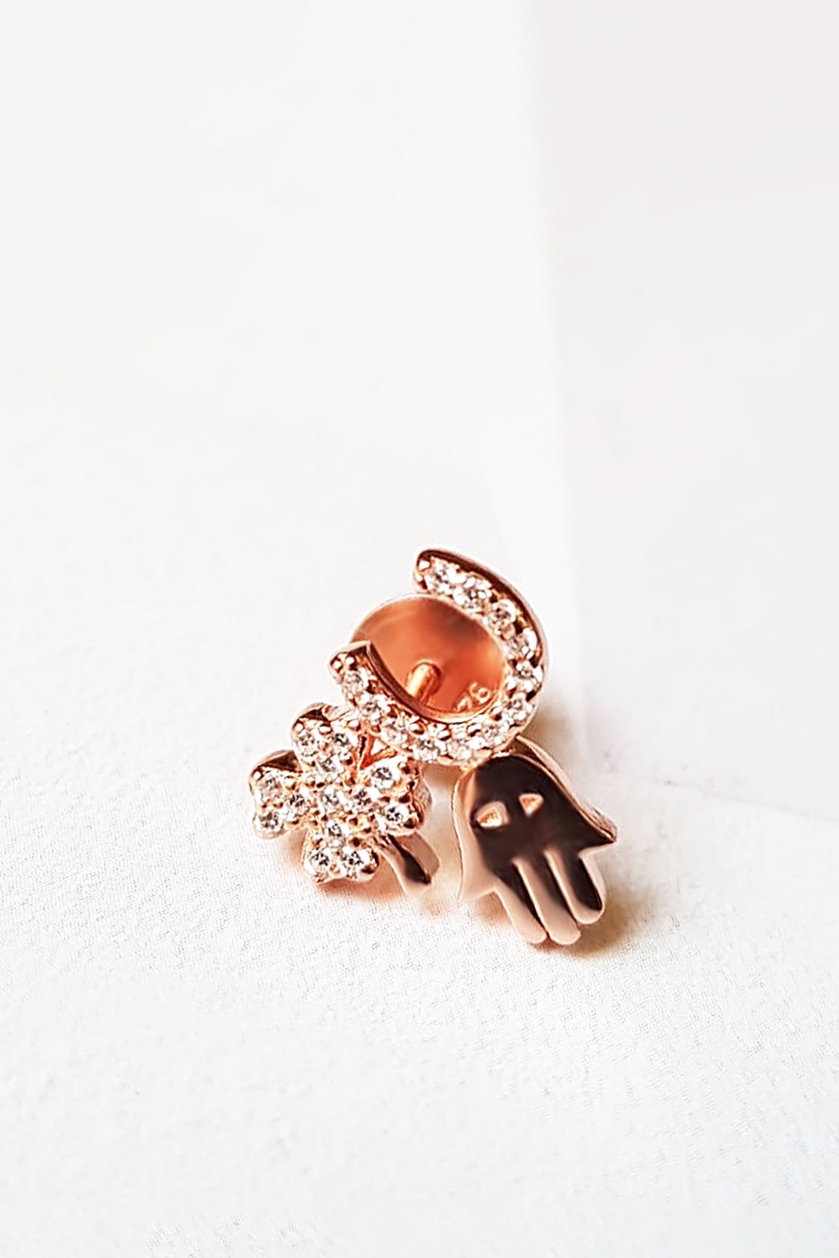 TEKLİ İTHAL 3 FİGÜRLÜ GÜMÜŞ KÜPE