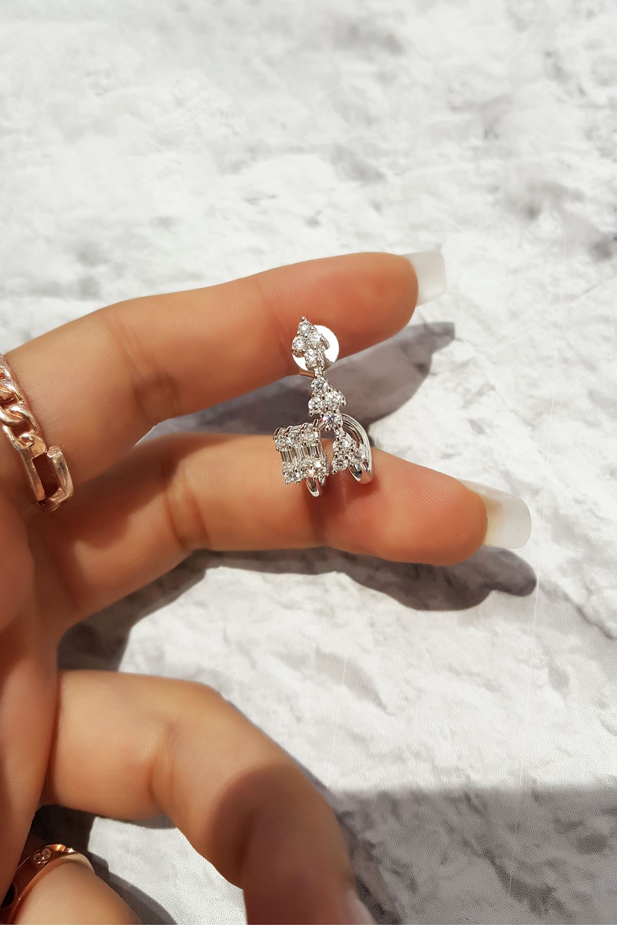 TEKLİ İTHAL BAGET TASARIM KÜPE