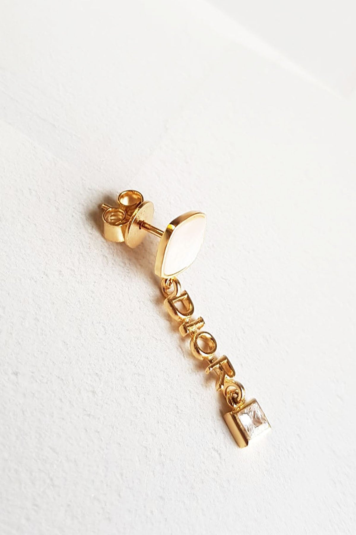 Tekli Ithal D Taşlı Gümüş Küpe