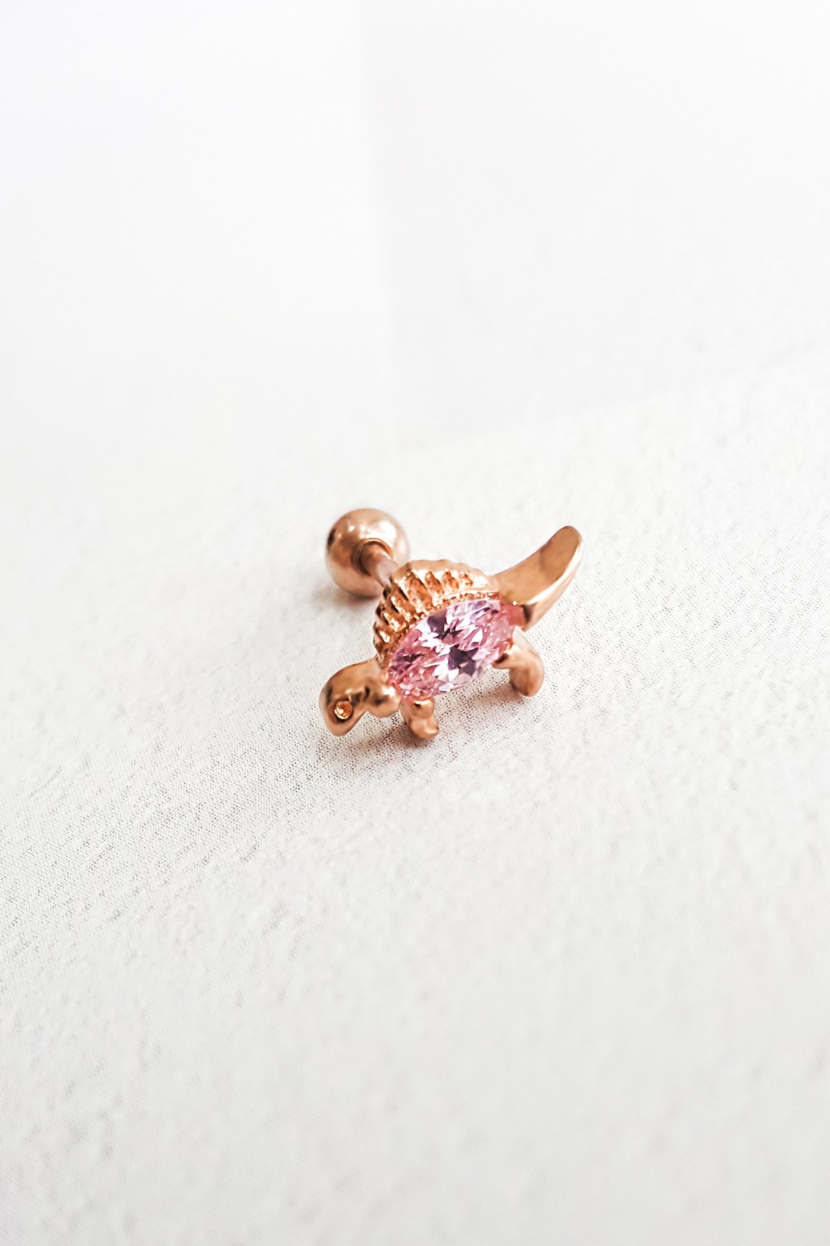 Tekli İthal Dinazor Pembe Taşlı Gümüş Piercing Küpe