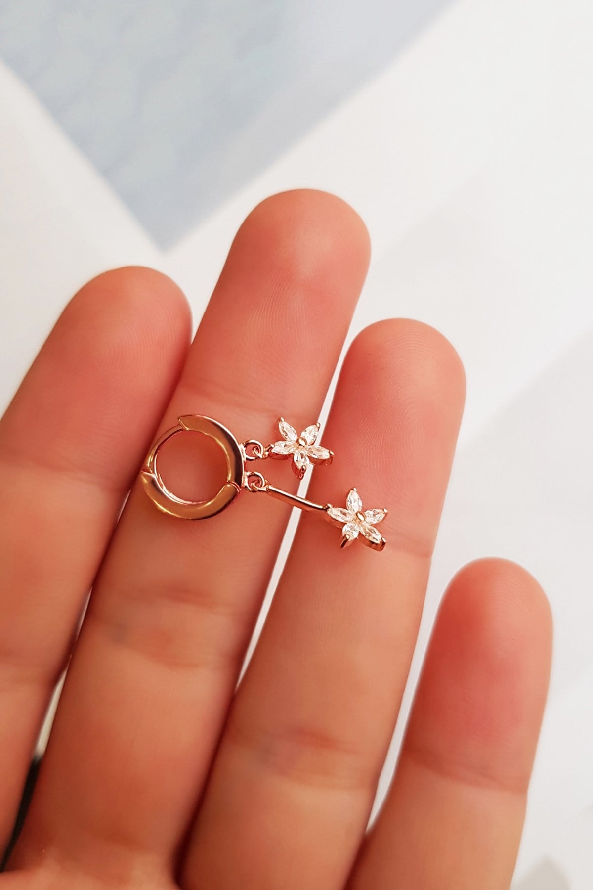 TEKLİ İTHAL MİNİ DOUBLE FLOWER GÜMÜŞ KÜPE