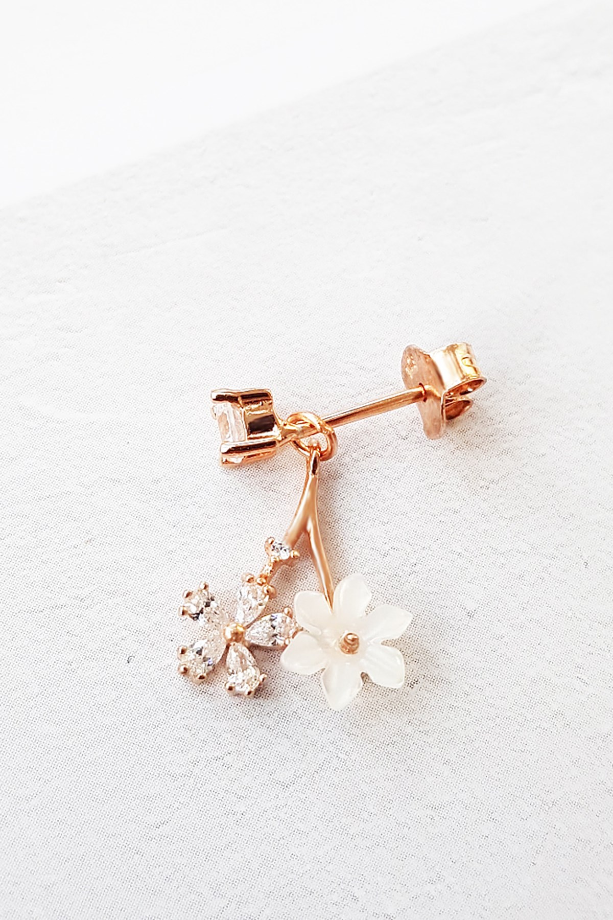 TEKLİ İTHAL TWO FLOWER GÜMÜŞ KÜPE