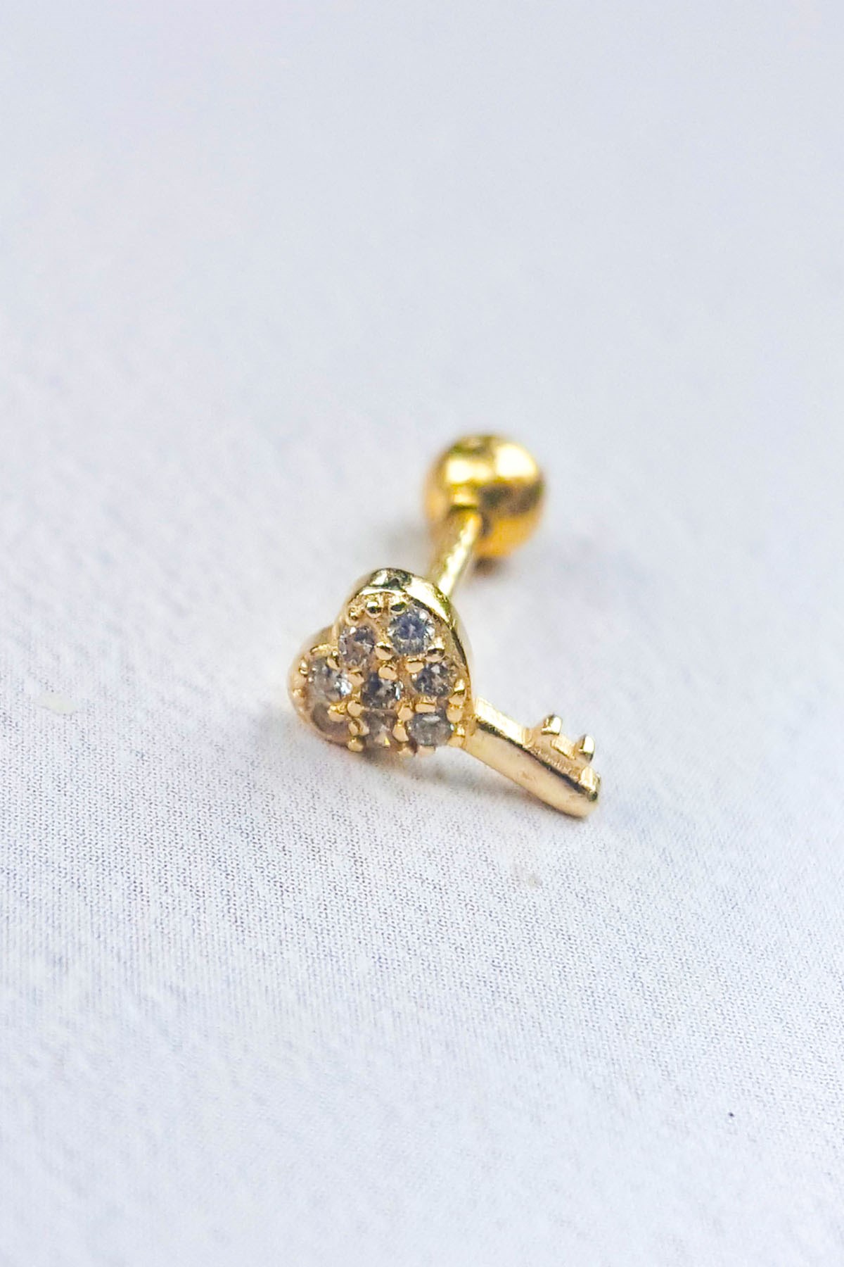 Tekli Kalpli Anahtar Gümüş Piercing Küpe