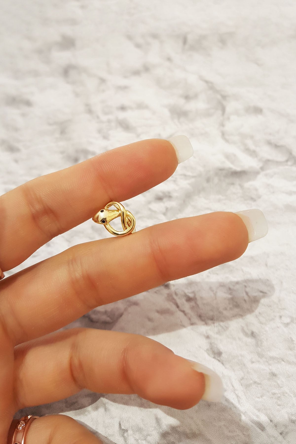 TEKLİ SNAKE GÜMÜŞ KÜPE