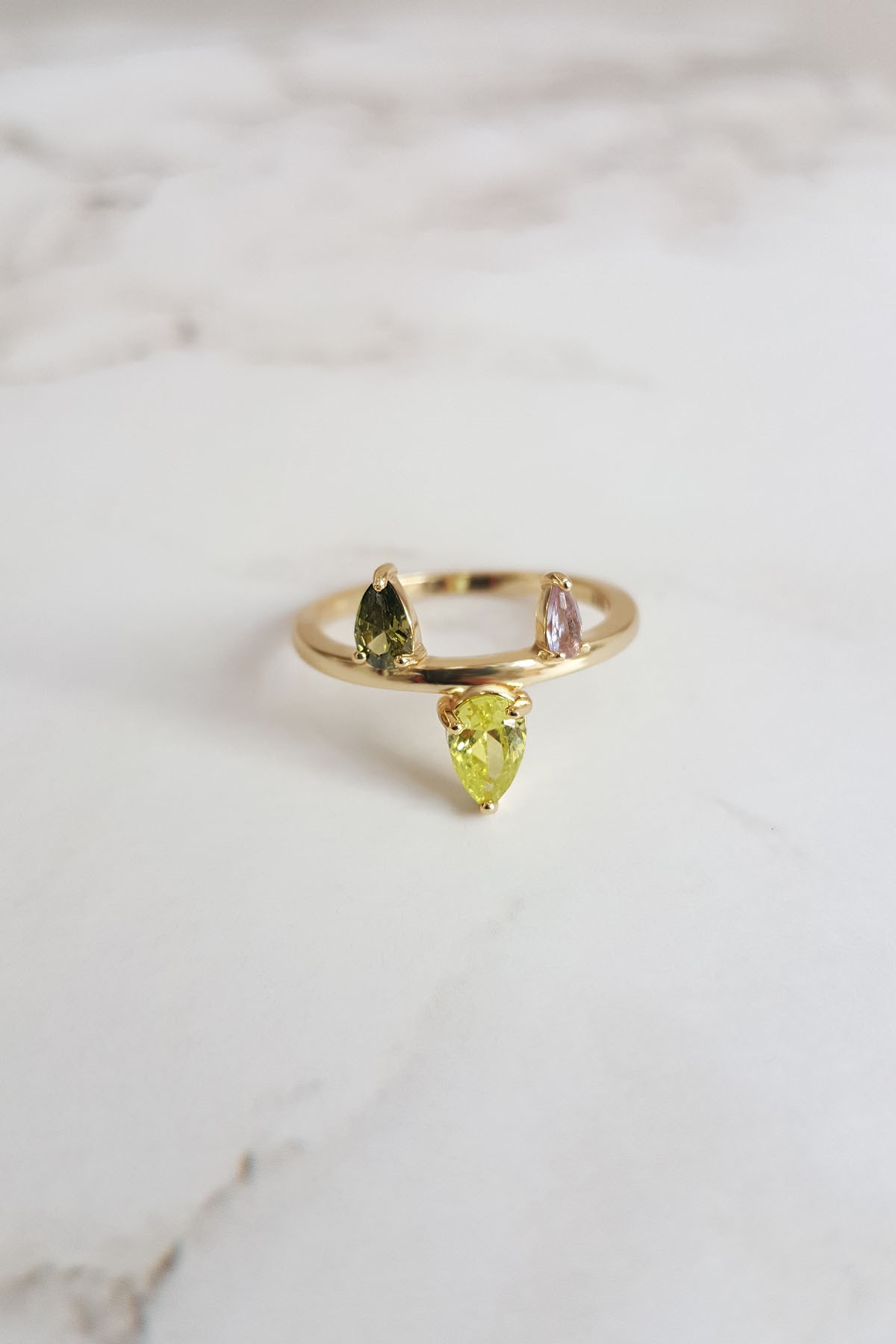 ÜÇ KUVARS TAŞLI GÜMÜŞ YUZUK