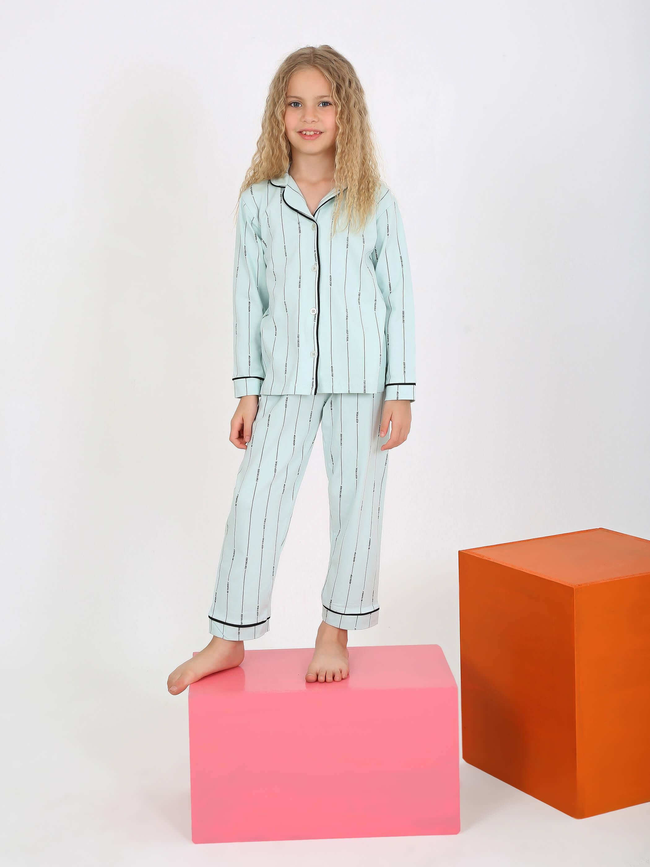 Kız Çocuk Uzun Kollu Düğmeli Pijama Takımı Stay Focused Mint