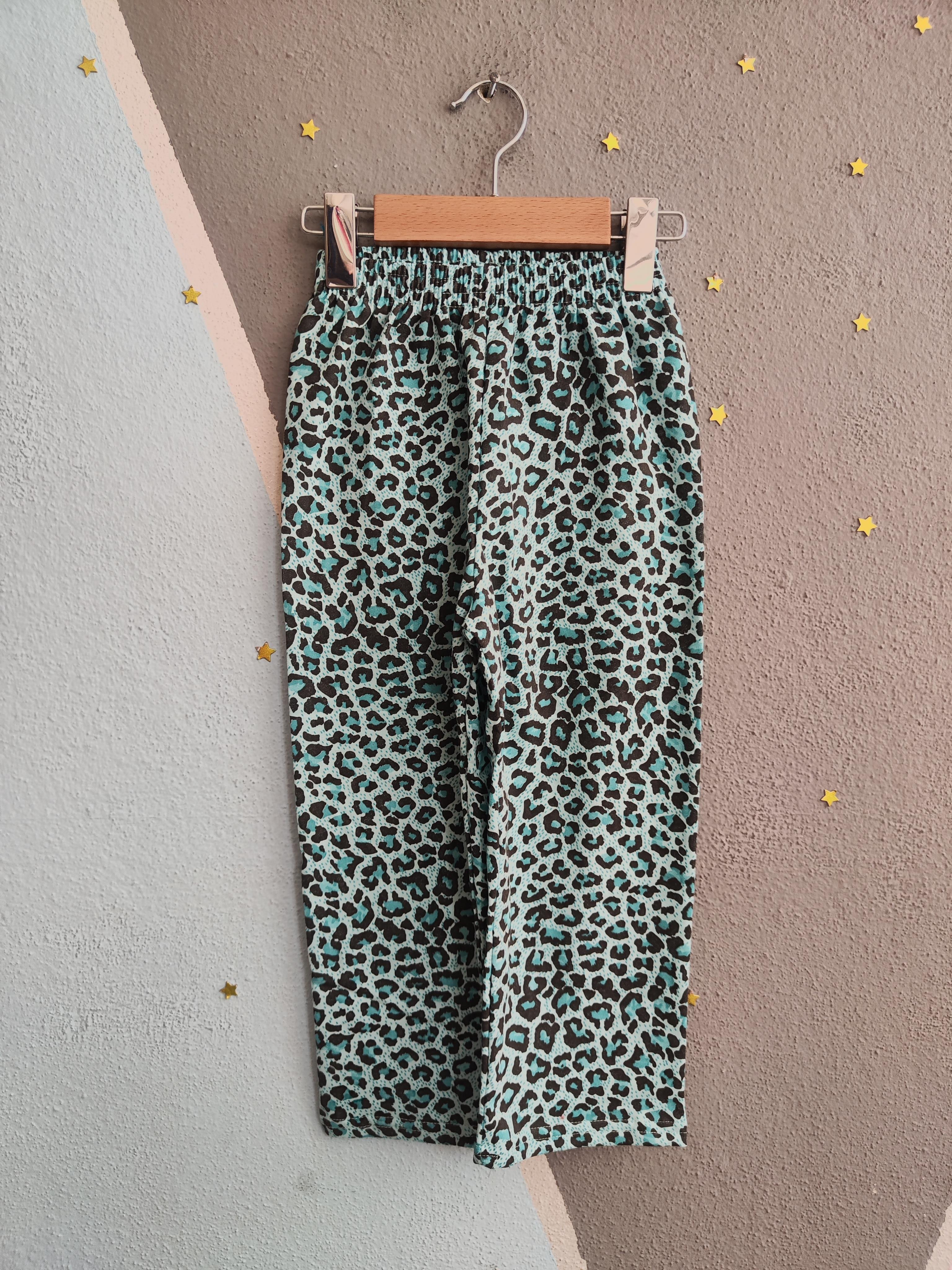 1770 -leopar desen karakter baskılı kız çocuk takımı - Su yeşili