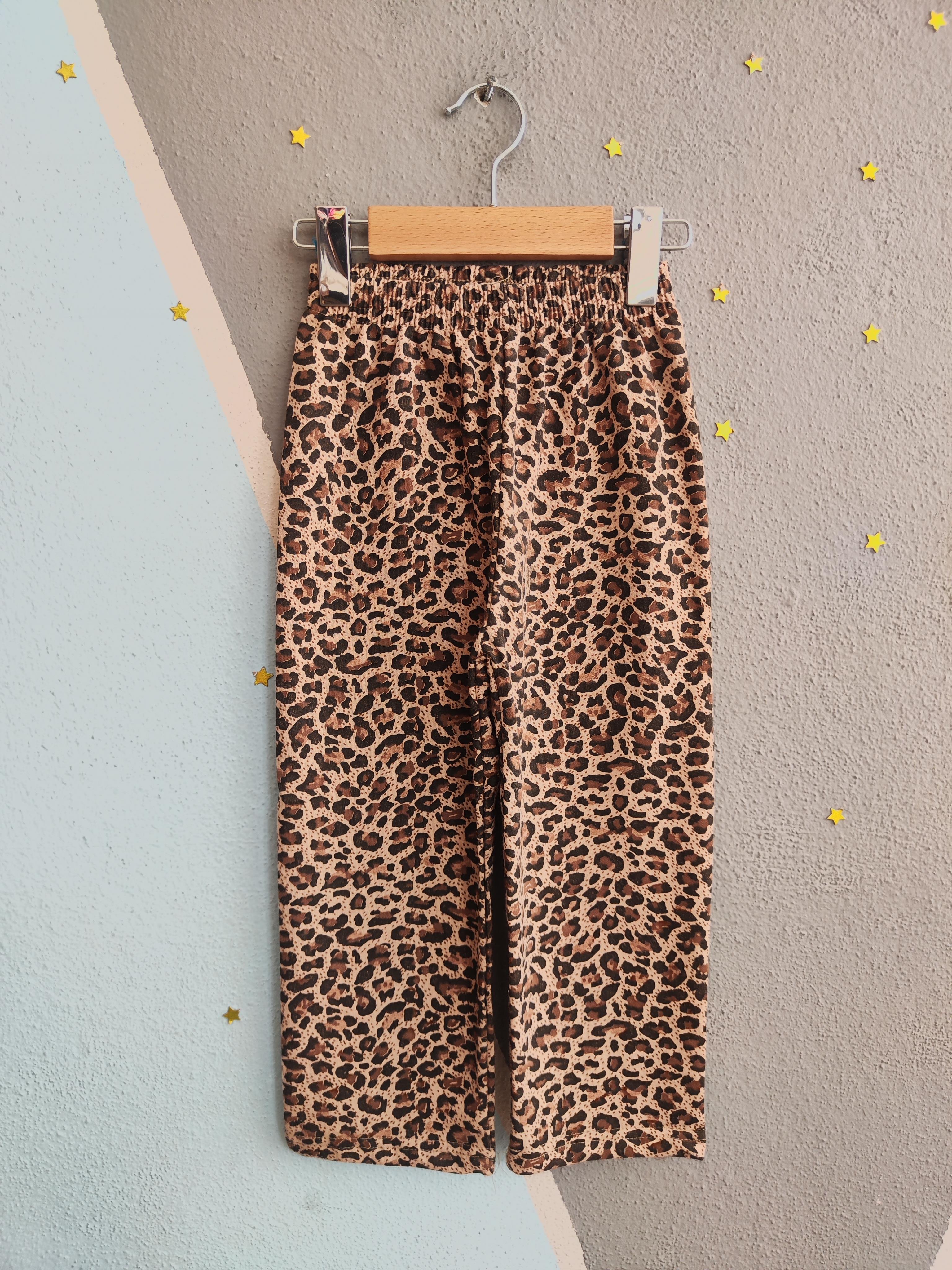 1770 -leopar desen karakter baskılı kız çocuk takımı - Siyah