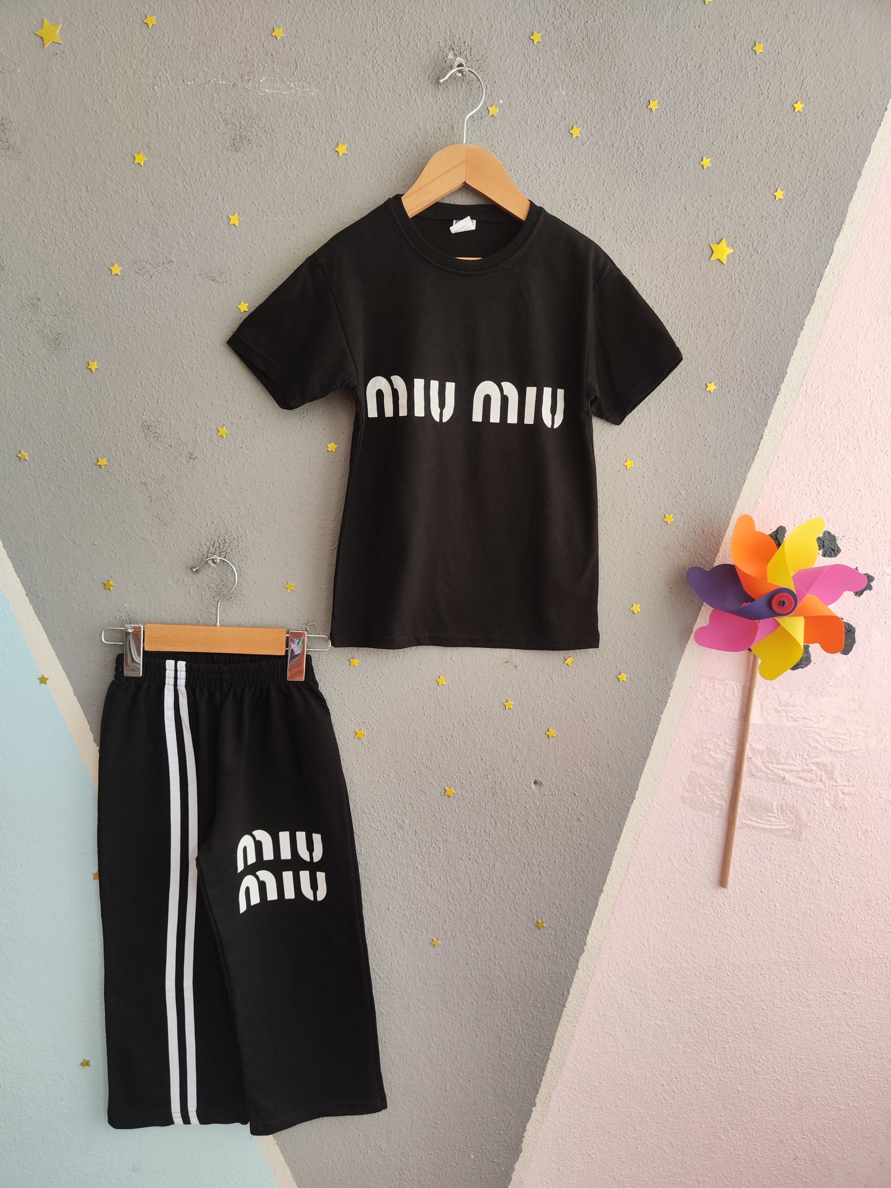 1993- -Üstü Tişört Altı Eşofman Baskılı Kız Çocuk Takımı - Siyah
